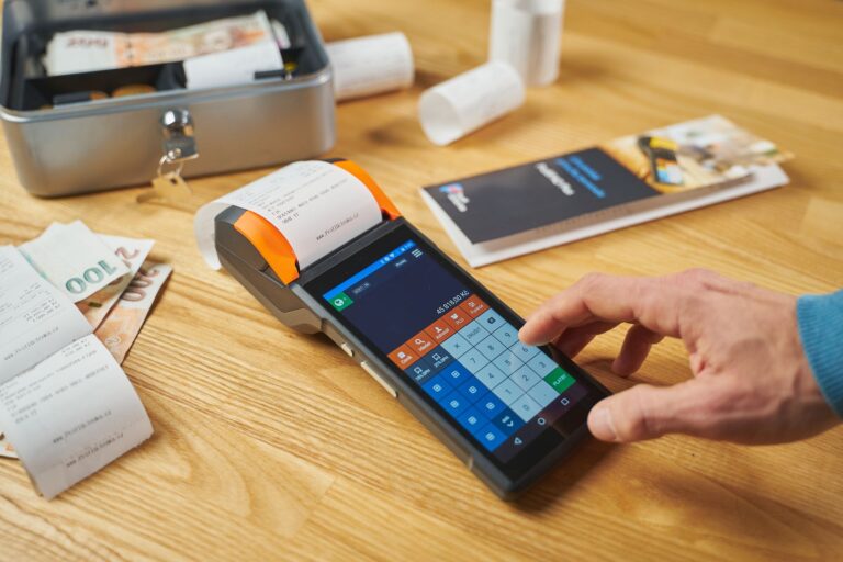 Hóa đơn điện tử máy tính tiền: Quy định và cách áp dụng